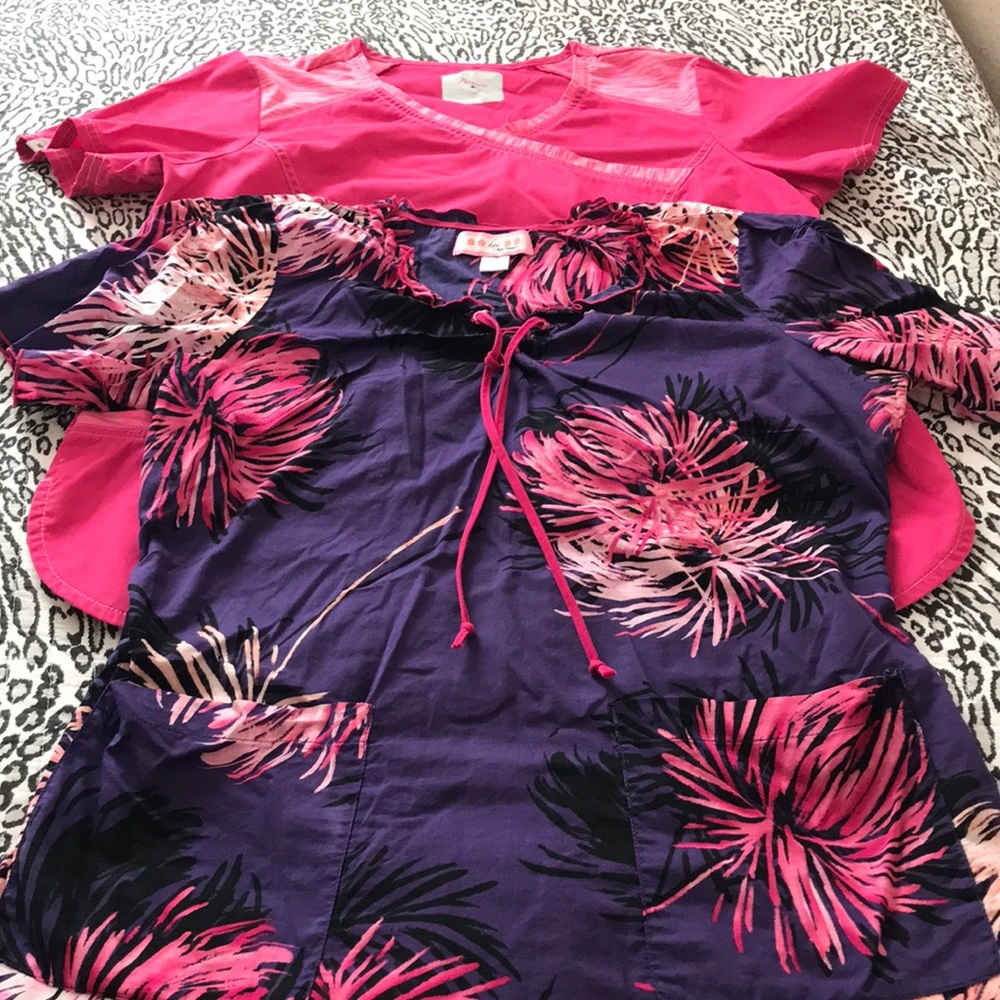 💜Scrubs Tops Size Medium💜💜